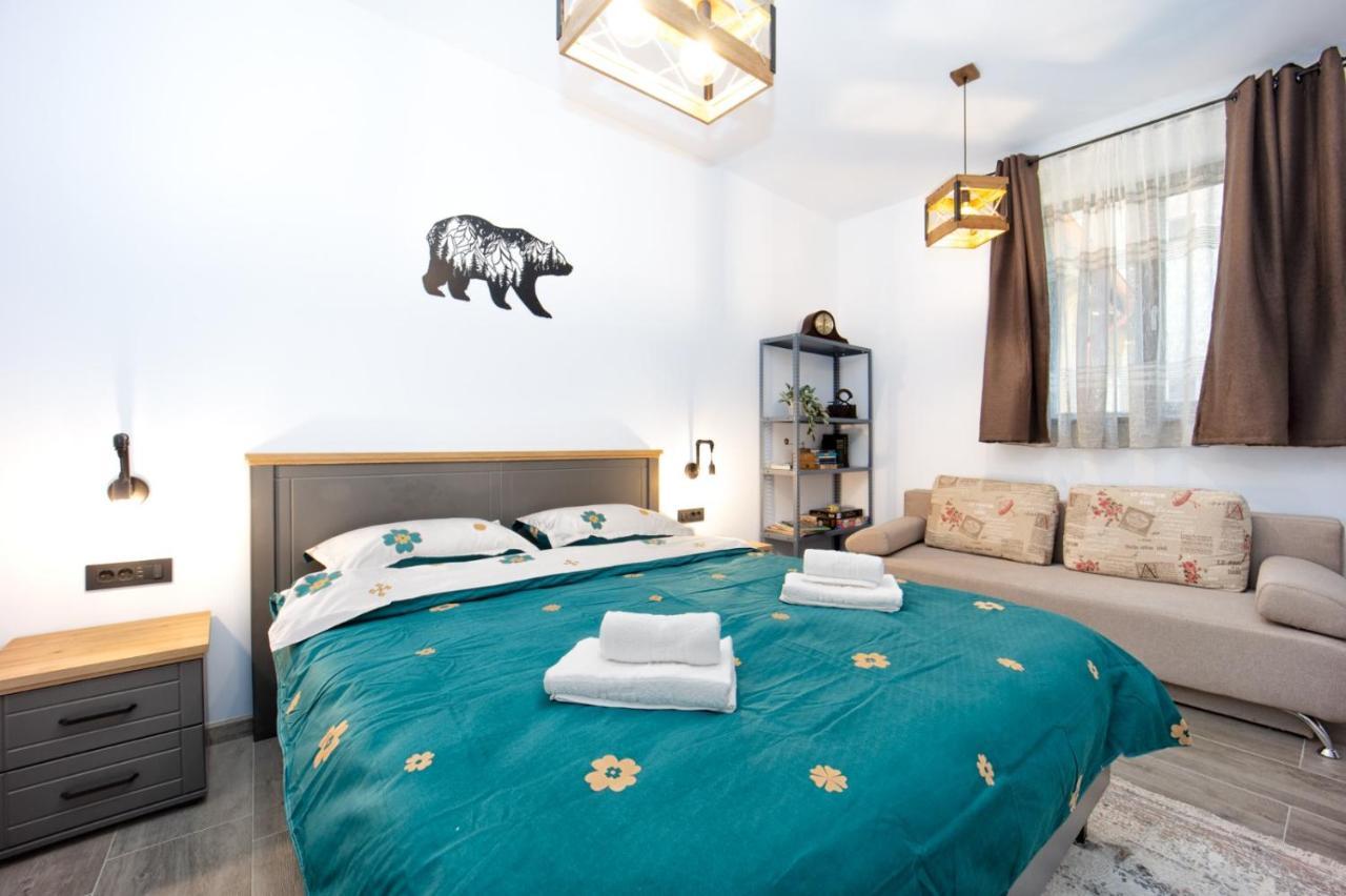 The Bear'S Den In Old City Centre Brasov Ngoại thất bức ảnh